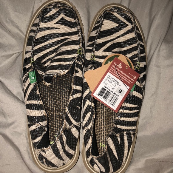 sanuk zebra print shoes